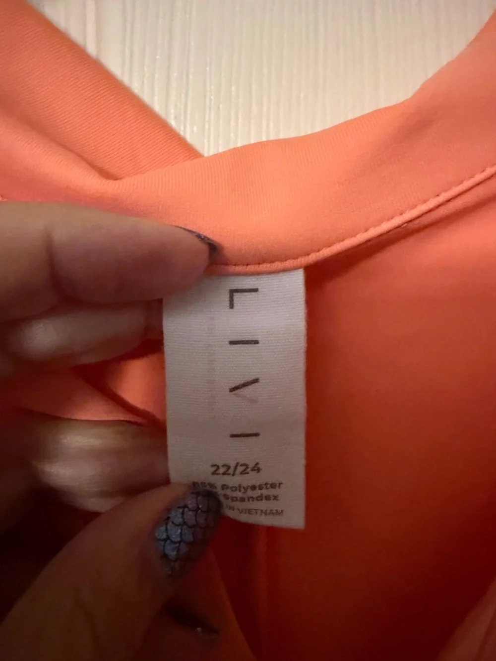 Livi Women’s Collared Sleeveless Top in Coral - Picture 2 of 2